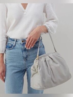 HOBO Adalyn Soft Leather Frame Shoulder Bag Light Gray Medium Slouchy
MSRP 248
